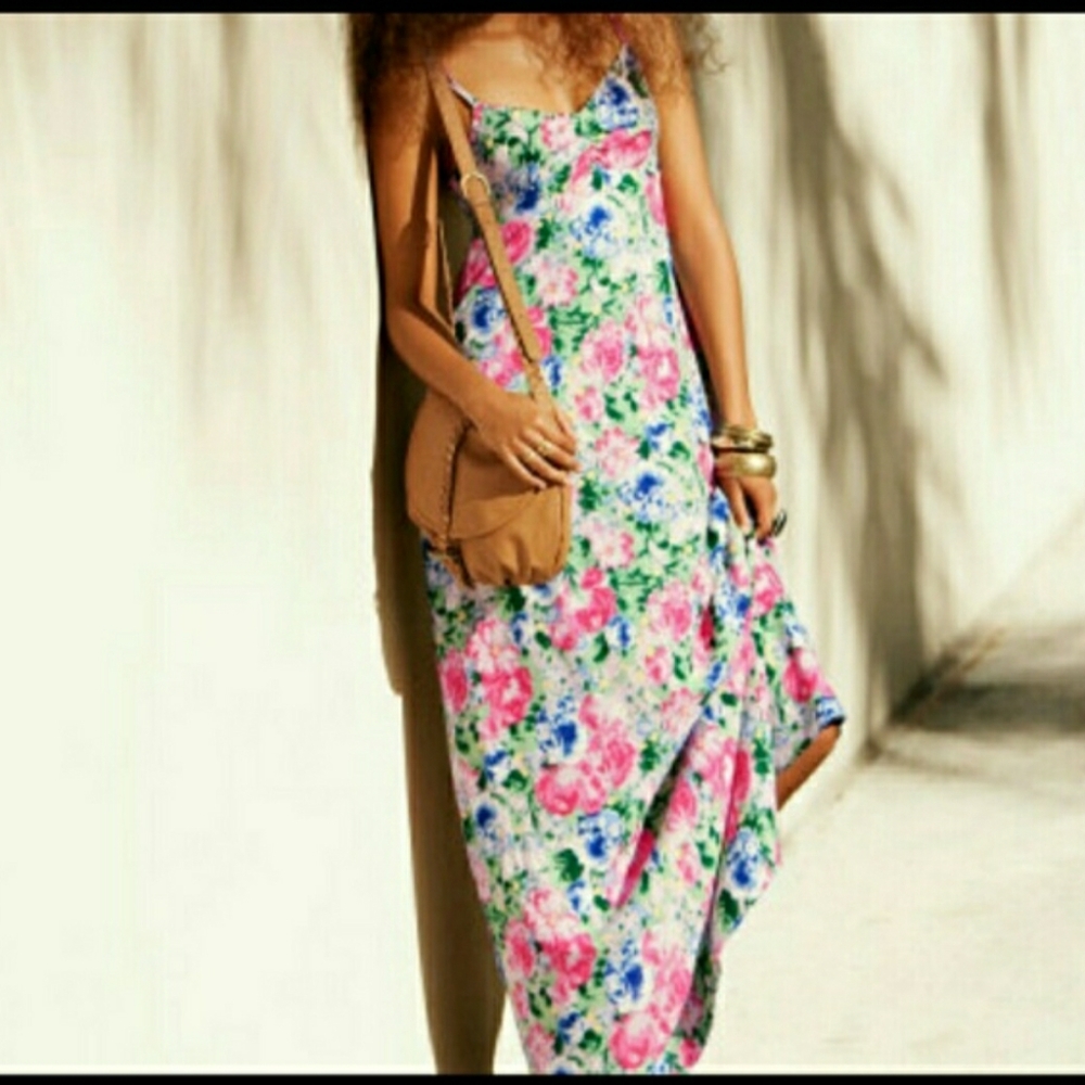 Gorgeous floral Maxi dress